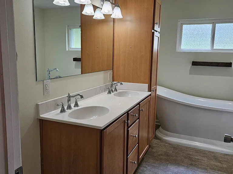 1566 Normandy Rd — Photo 8