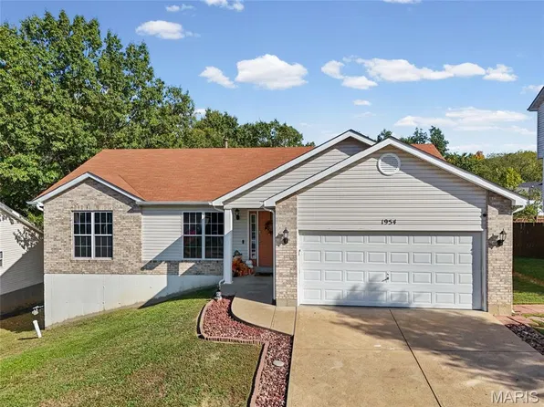 1954 McKinley Range, Festus, MO 63028