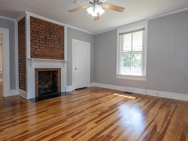 156 Grove St — Photo 37