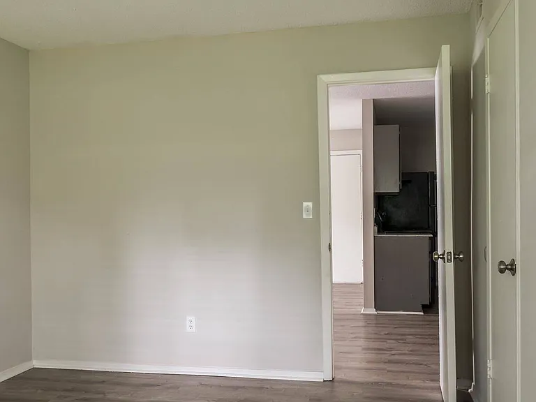 Twin Oaks Apartments — Photo 52