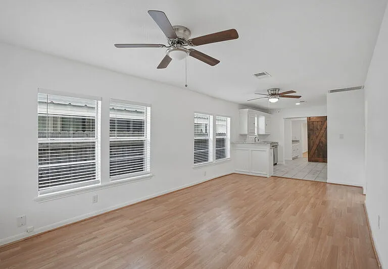 5315 Bell St — Photo 3