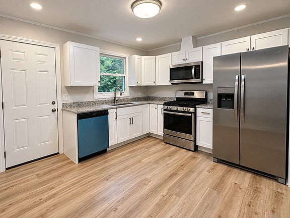 5th image of 1162 Cresthill Rd