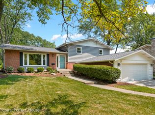 6713 Briargate Dr, Downers Grove, IL 60516