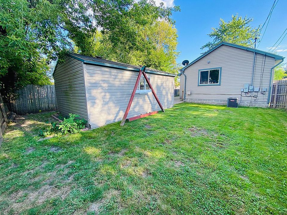 21125 Woodward St, photo 24