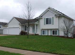 535 Misty Ridge Dr, Middleville, MI 49333