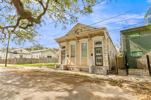 3 bed, 1.0 bath, 1032 sqft, $1,400 — Photo 3