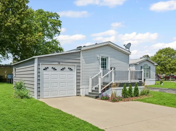 517 Carriage Ln, Gibson City, IL 60936