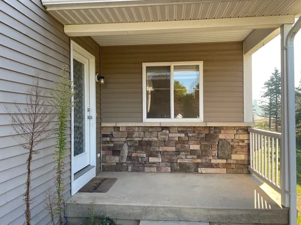 4389 18th St, Dorr, MI 49323
