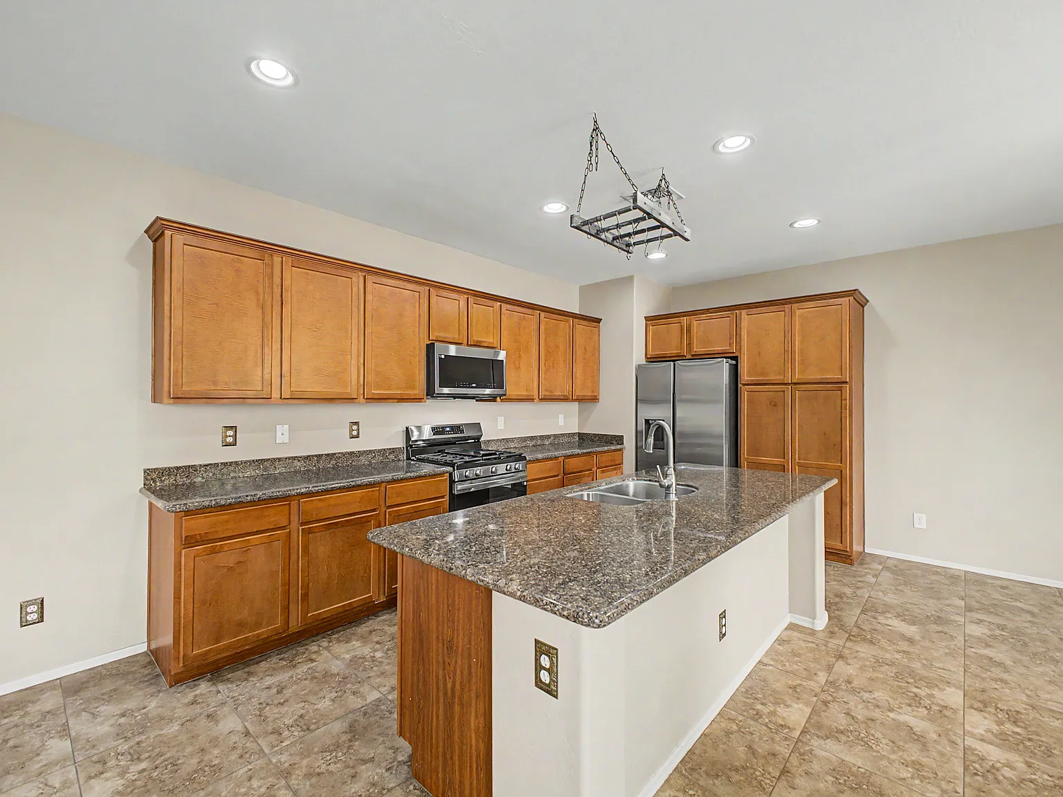 21242 E Pecan Ln — Photo 3