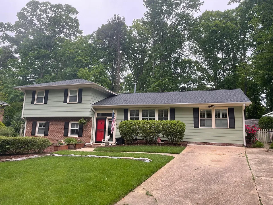 1017 Tanglewood Dr