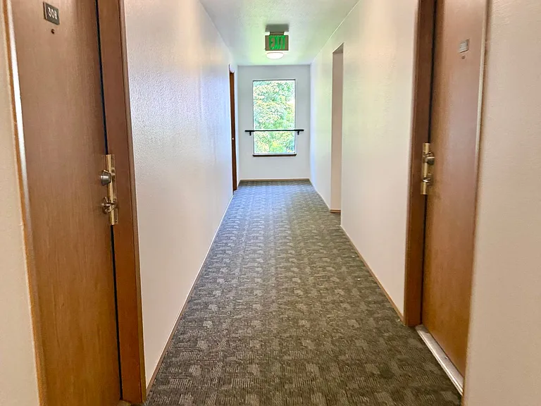 Kelly Anne Apartments — Photo 7