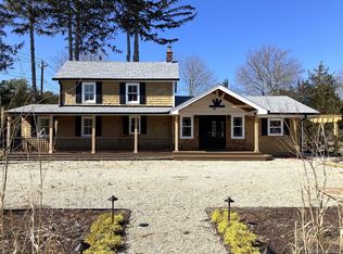 85 Lewis Rd, East Quogue, NY 11942