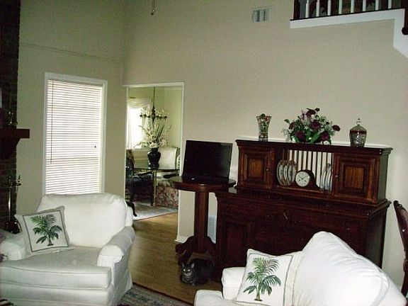 View from Fam. Rm. to Formal Din.