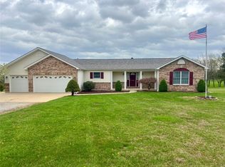 220 Sugar Ct, Troy, MO 63379