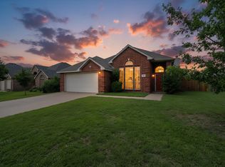 3033 Blue Jay Ln, Midlothian, TX 76065