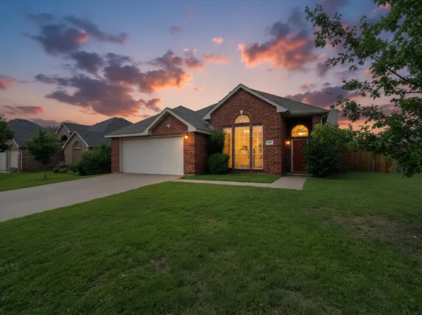 3033 Blue Jay Ln, Midlothian, TX 76065