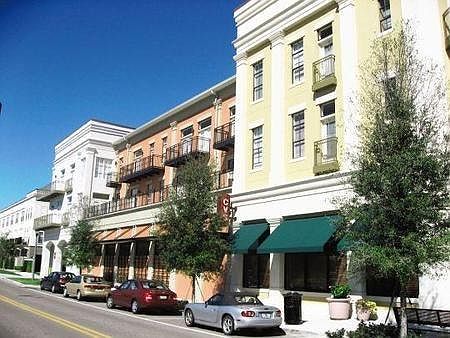 Walking distance to the shopping and restaurant area