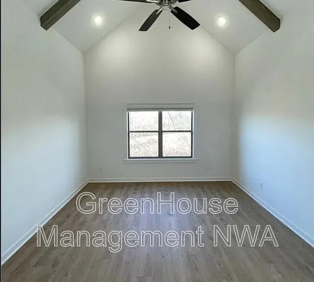 1574 Pershing St — Photo 12