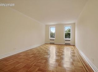 50 Ocean Pkwy APT 2B, Brooklyn, NY 11218