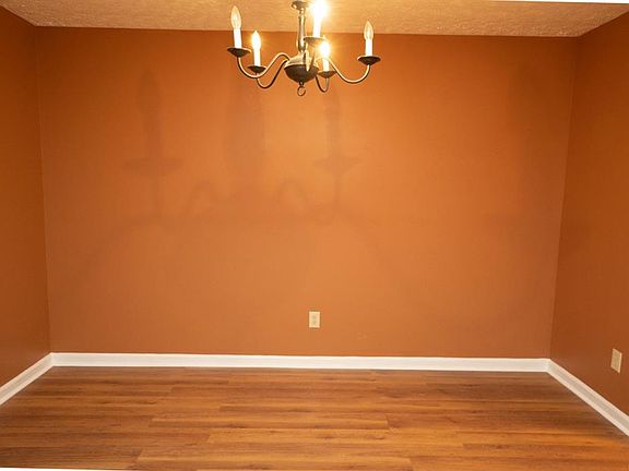 5th image of 8345 Grand Oak Ct