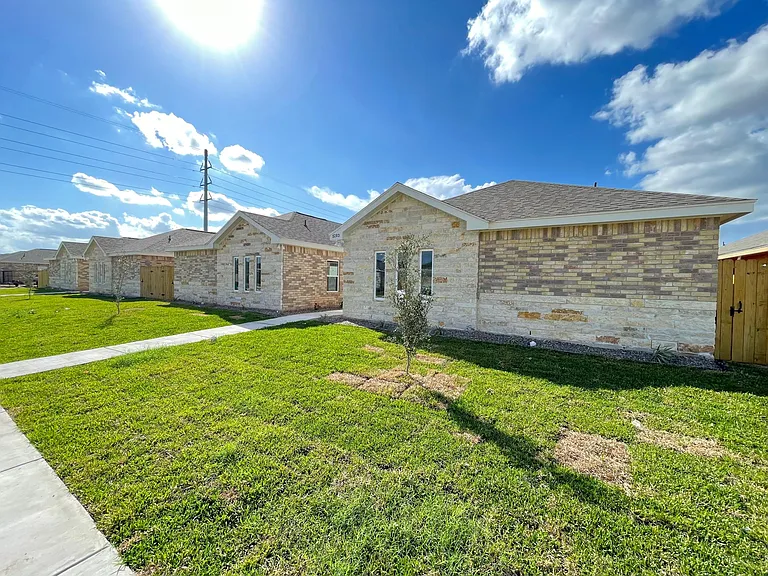 5203 N Hiawatha Dr #1 — Photo 24