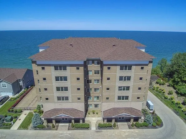 9313 Larimar Dr Unit 9313, Willowick, OH 44095