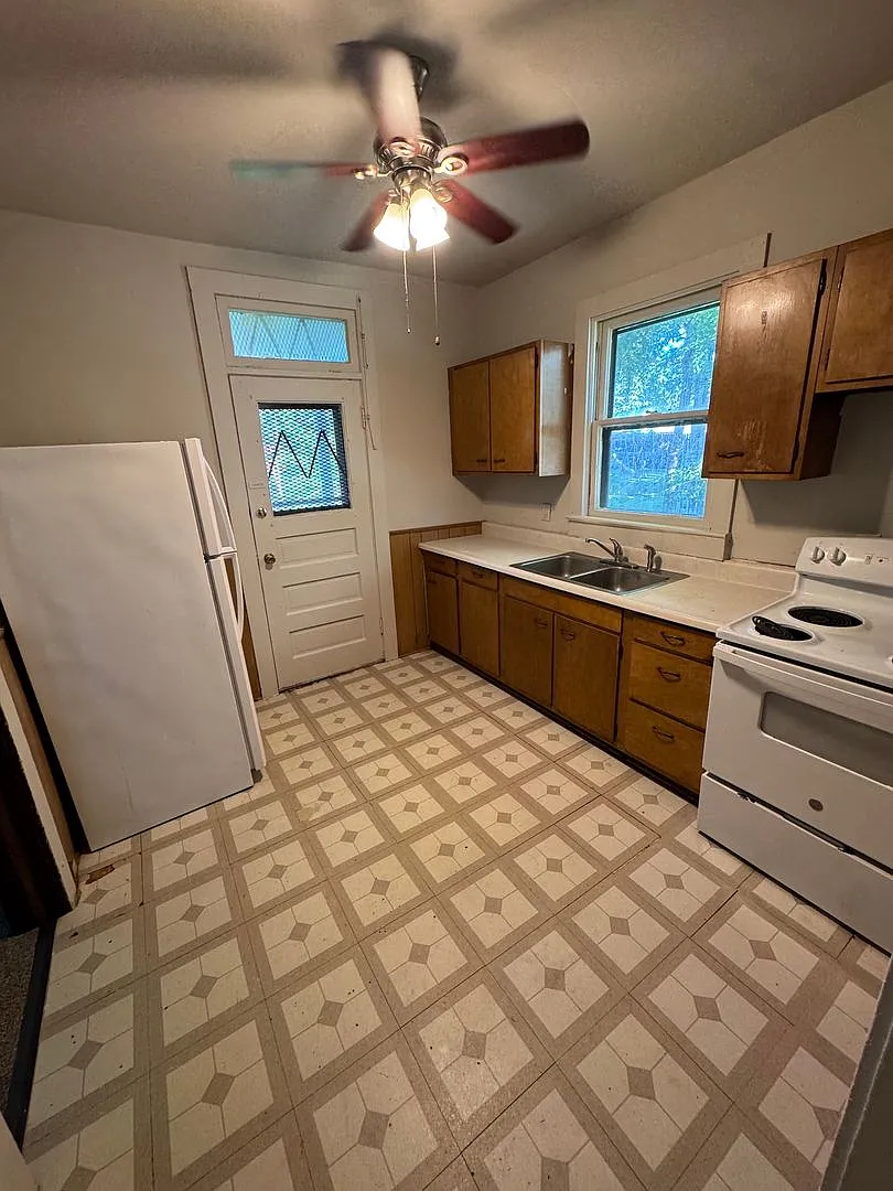 3414 S. Harrison St — Photo 4