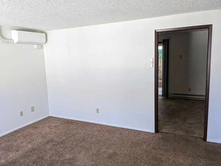 1338 Main St — Photo 4