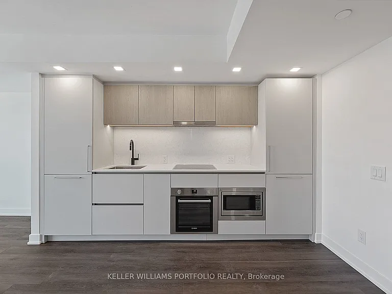 609 Sherbourne St #407 — Photo 5