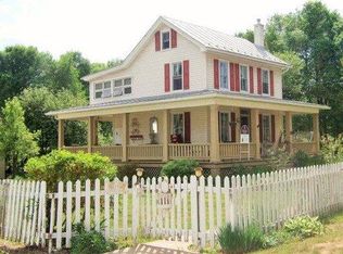 16 Union St, Pine Grove, PA 17963