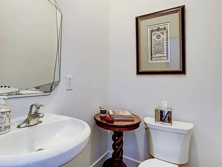 1118 Columbus St #A — Photo 13