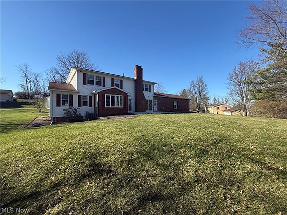 5th image of 220 Barrington Rdg