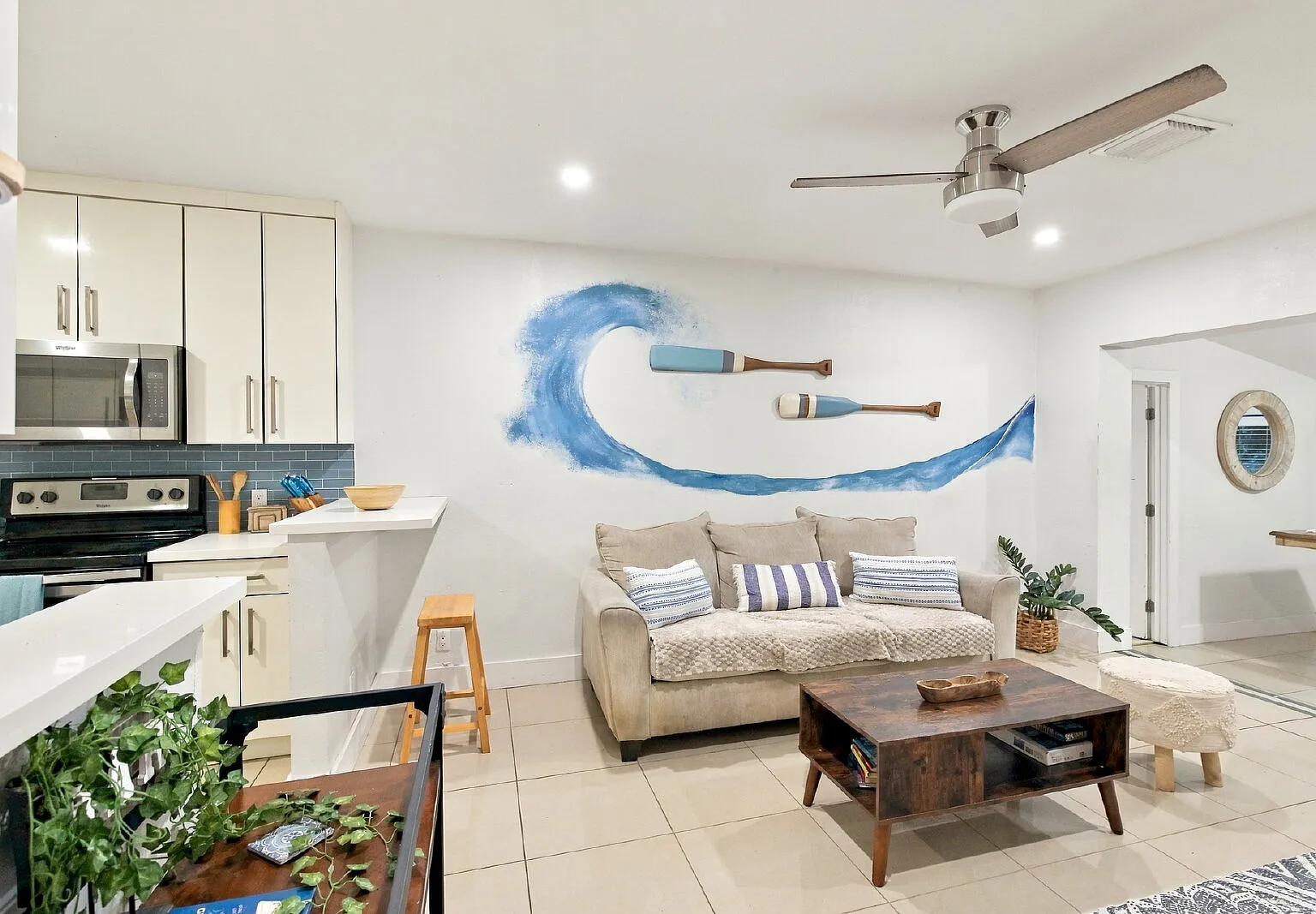 4 bed, 2.0 bath, 1250 sqft, $3,795 — Photo 1