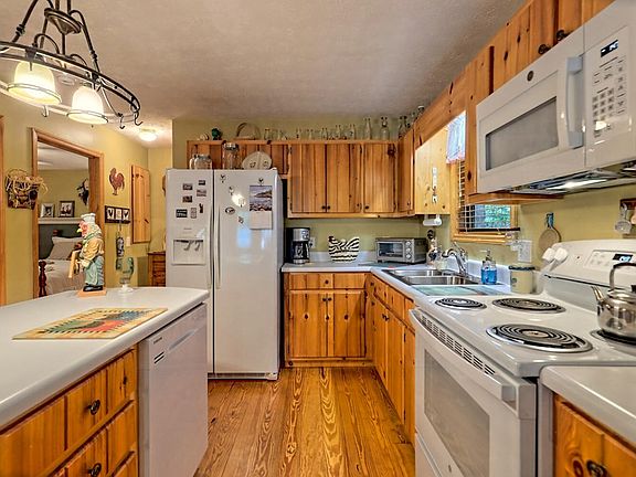 3rd image of 354 Holly Cove Cir