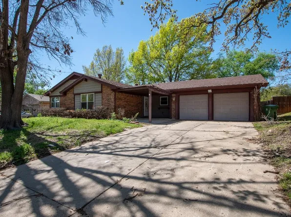 2209 Shady Grove Dr, Bedford, TX 76021
