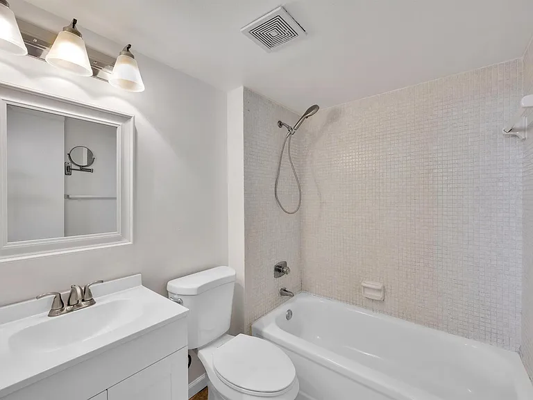 118 Royal Park Dr #4G — Photo 19