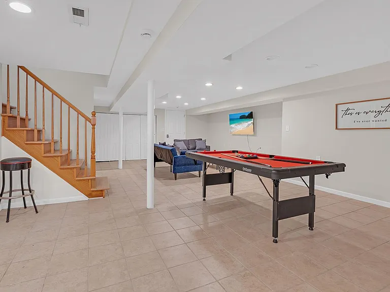 1100 Edmer Ave — Photo 6