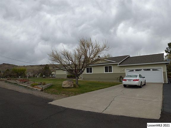 3rd image of 699-425 Marilyn Ct