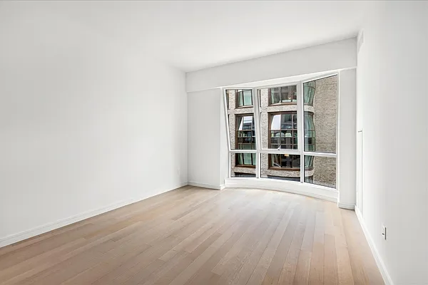 Rented by R New York | media 12