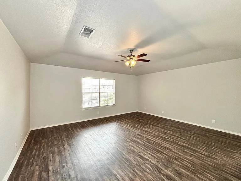 6626 Clovis Ct — Photo 11