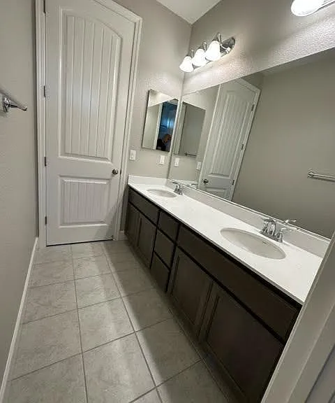 529 Kingbird Cir — Photo 5