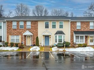 199 Applegate Ln, East Brunswick, NJ 08816