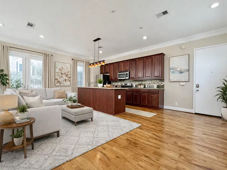 314 W Bell St #201 — Photo 13