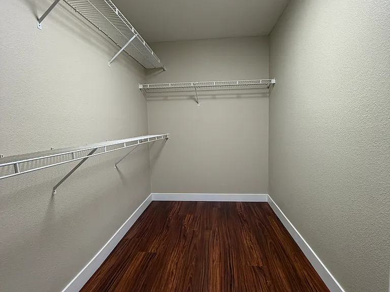 8922 Del Rio Cir — Photo 95