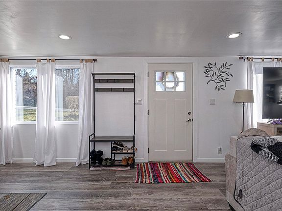 2nd image of 951 Stotler Rd