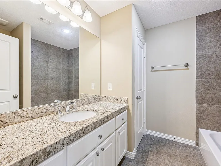 14450 Kingston Cove Ln — Photo 38