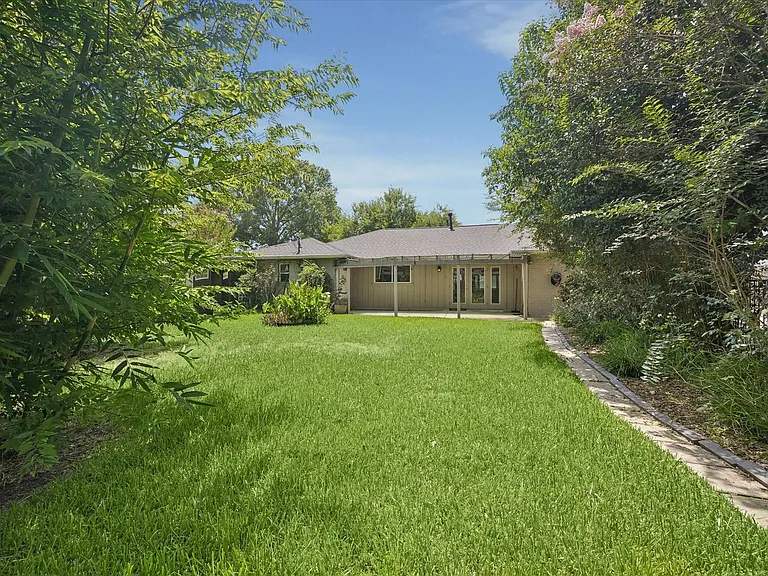10303 Greenwillow St — Photo 17