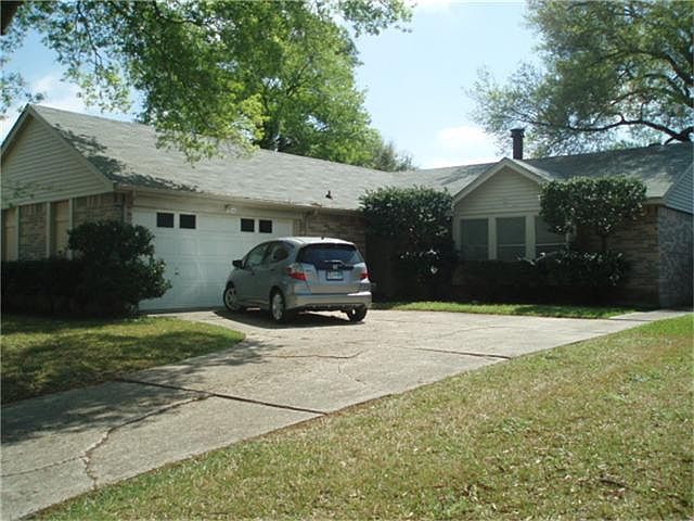1st image of 13334 S Thorntree Dr