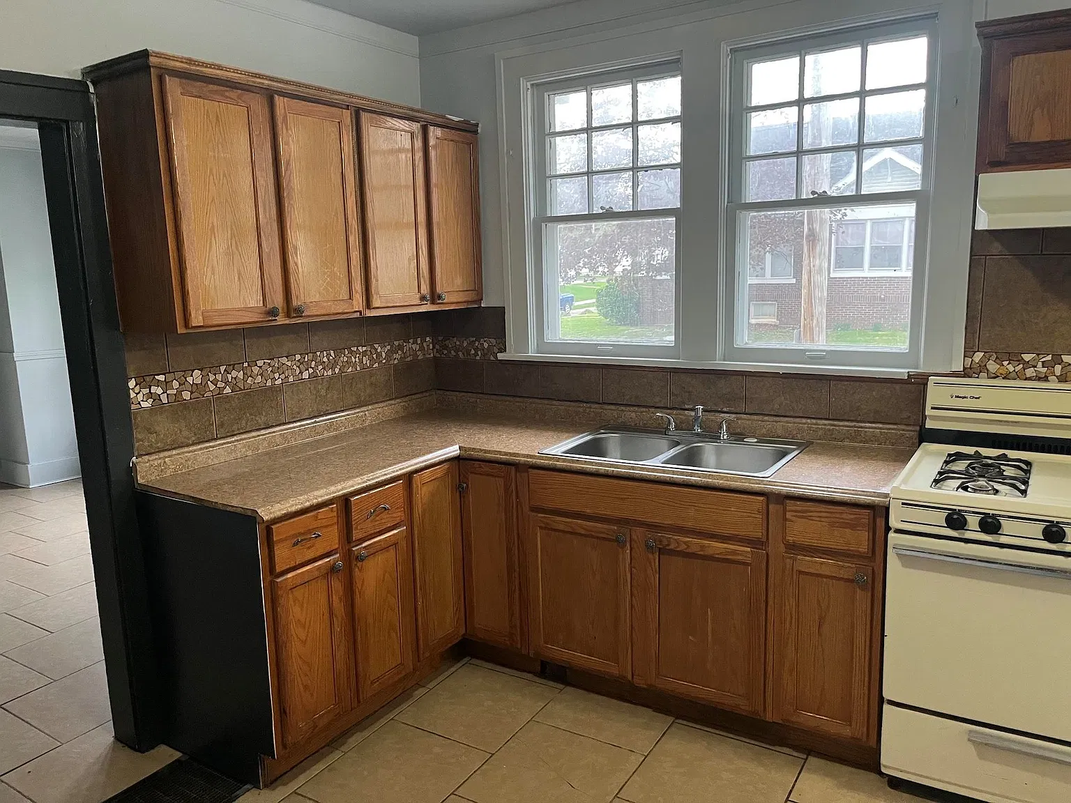4 bed, 1200 sqft, $1,400 — Photo 4