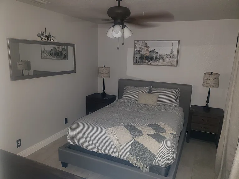 Jr. Ensuite bedroom.